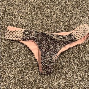 Patterned bottoms size small